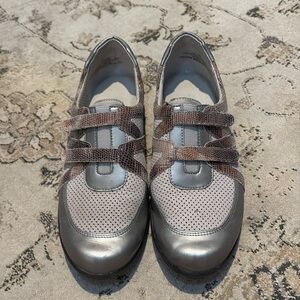 Vaneli Sport casual shoes size 8